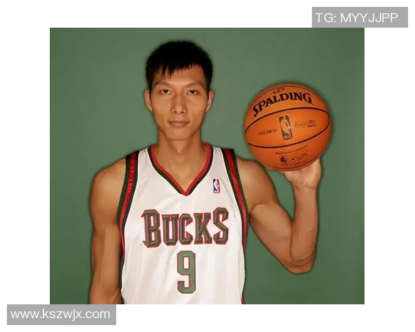 他是一个篮球明星在赛场上闪耀光芒成为年轻人的偶像与榜样 他是一个篮球明星在赛场上闪耀光芒成为年轻人的偶像与榜样